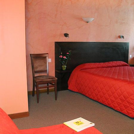 Logis Des Trois Maures Hotel Couches Екстериор снимка