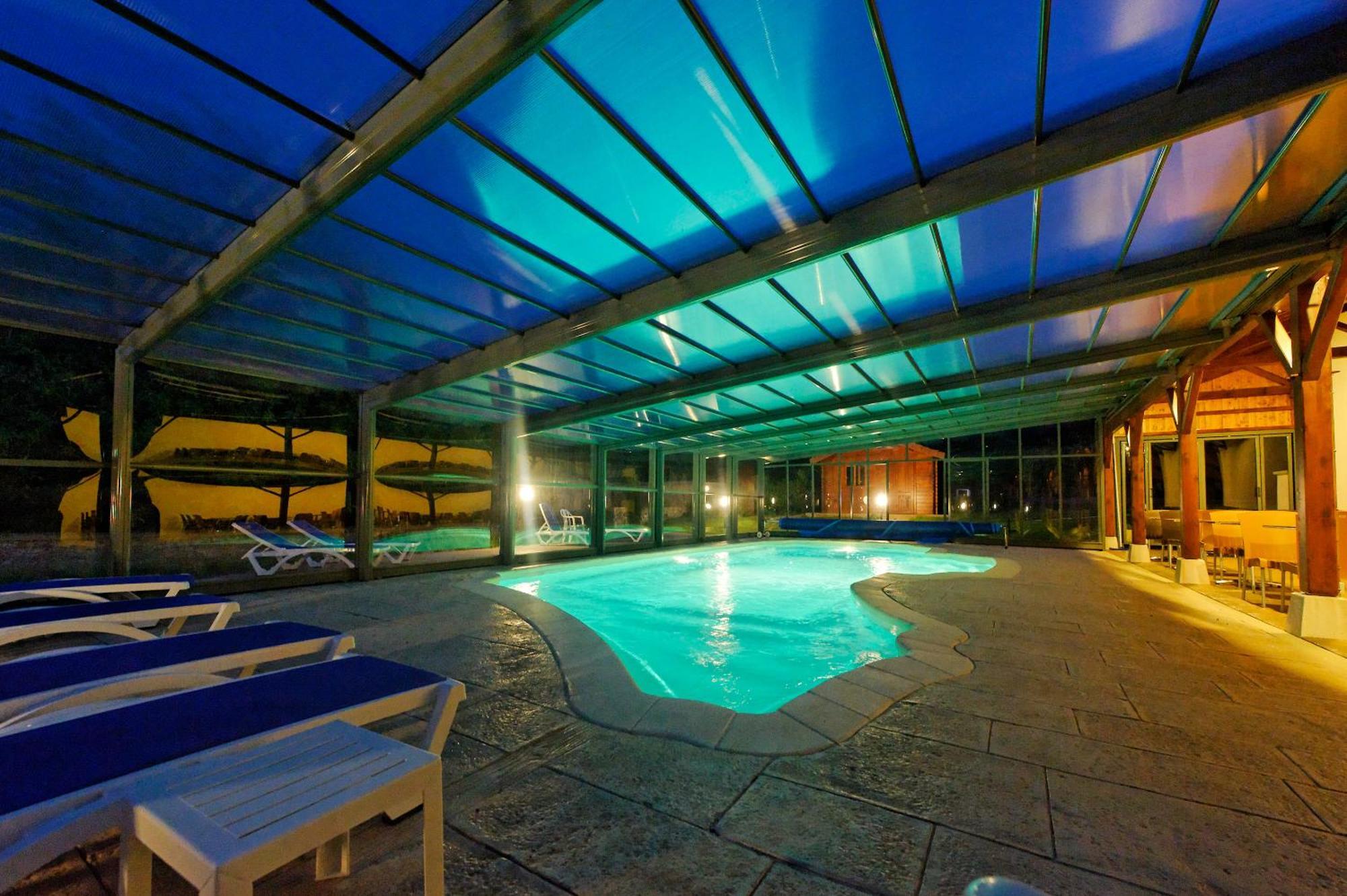 Logis Des Trois Maures Hotel Couches Екстериор снимка