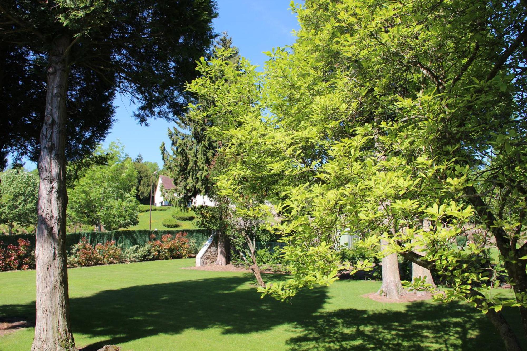 Logis Des Trois Maures Hotel Couches Екстериор снимка