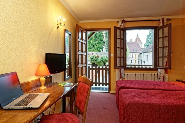 Logis Des Trois Maures Hotel Couches Екстериор снимка